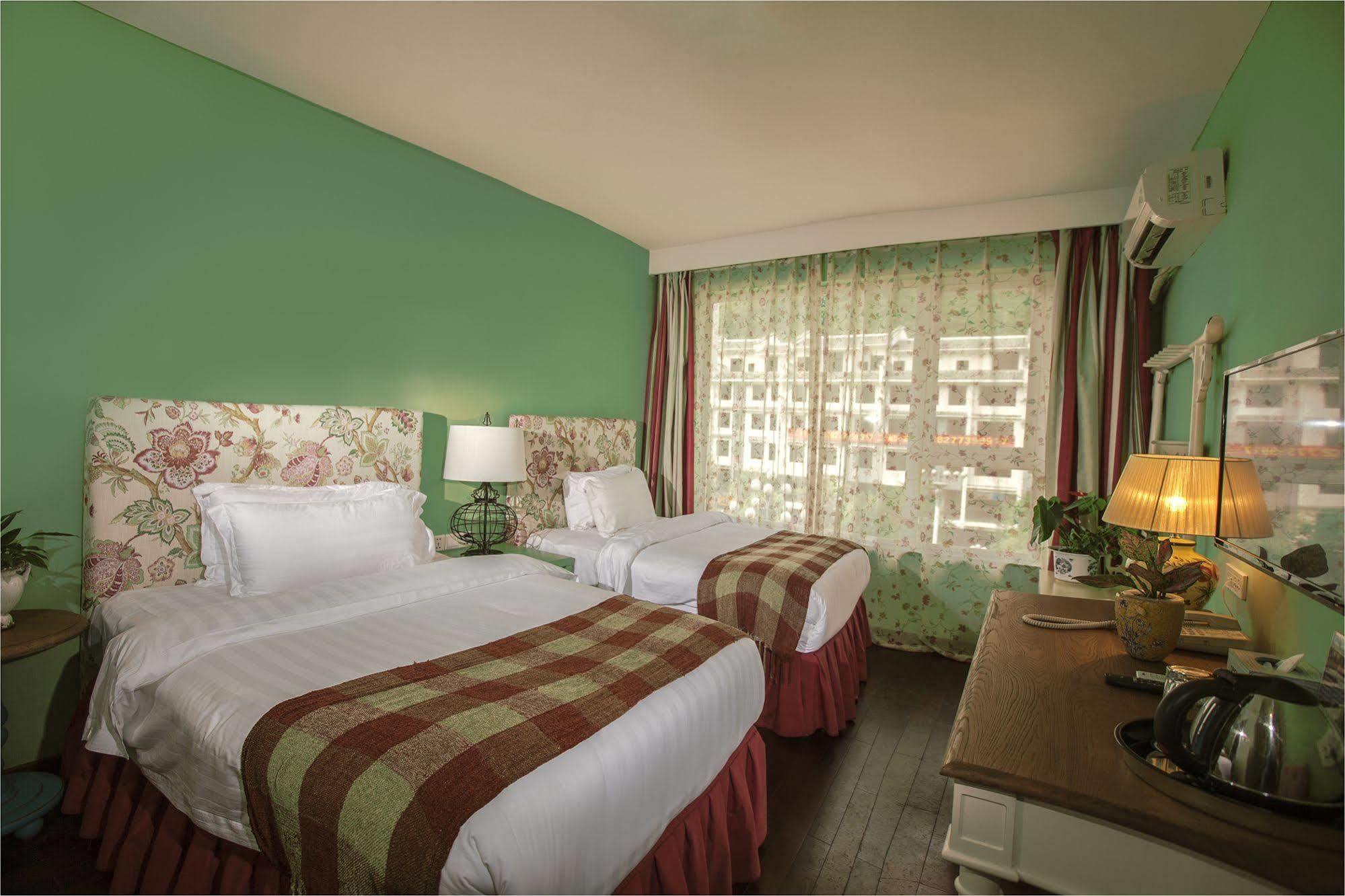Michael'S Inn & Suites Guilin Exterior photo